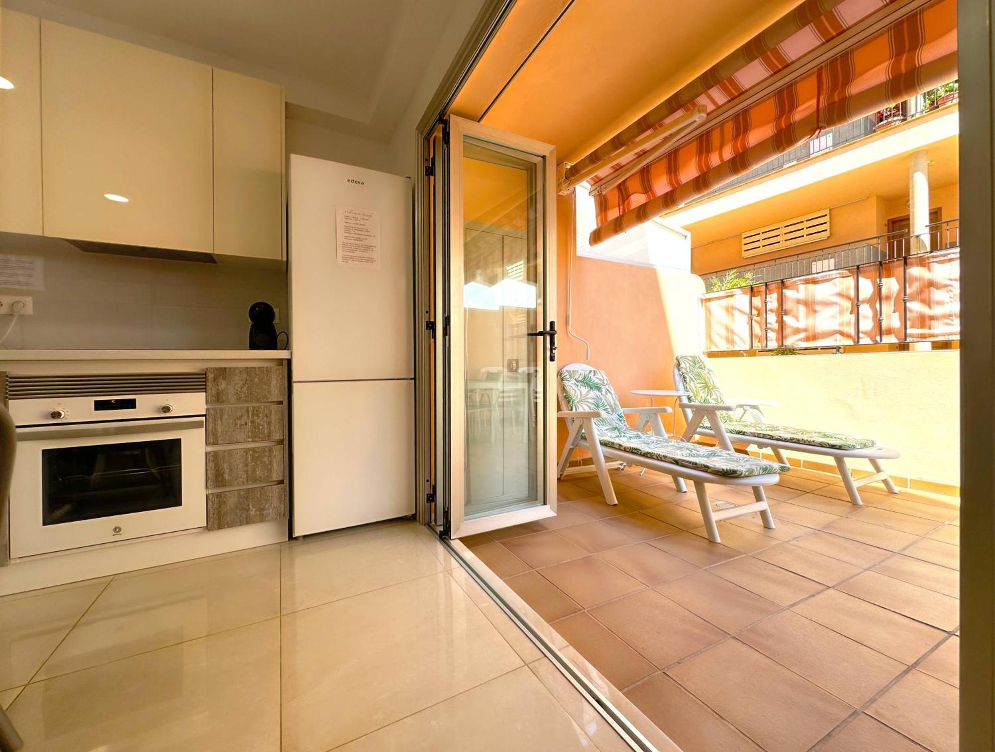 Los Cristianos Piscina Y Terraza Exterior photo